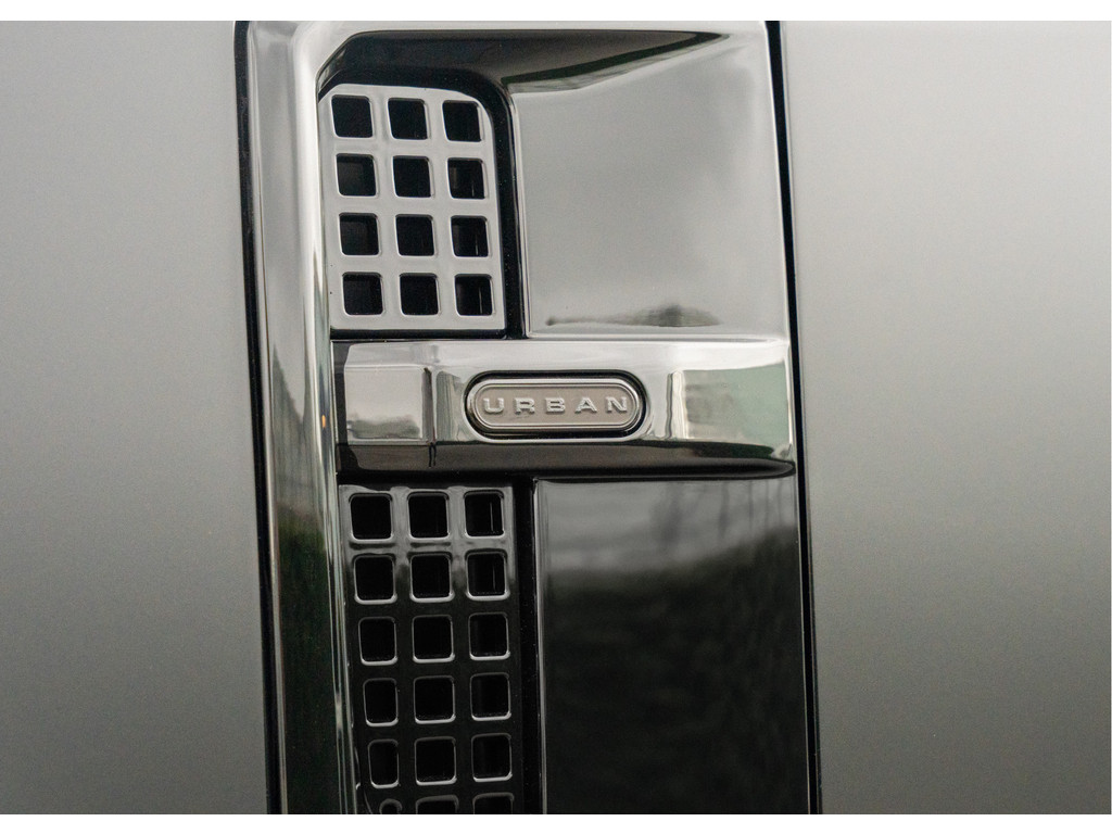 Land Rover Defender 110 P300e X-Dynamic HSE - 10