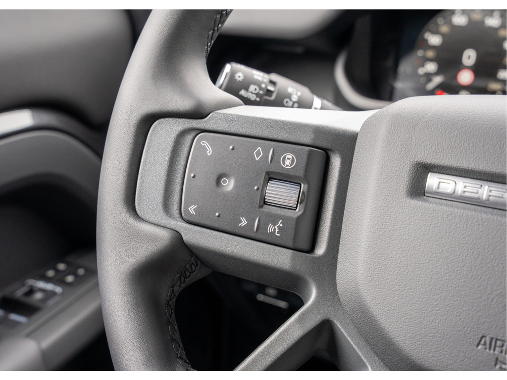 Land Rover Defender 110 P300e X-Dynamic HSE - 18