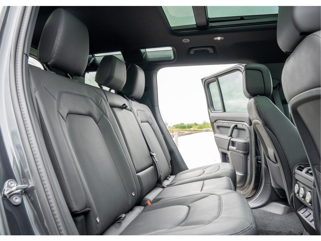 Land Rover Defender 110 P300e X-Dynamic HSE - 20