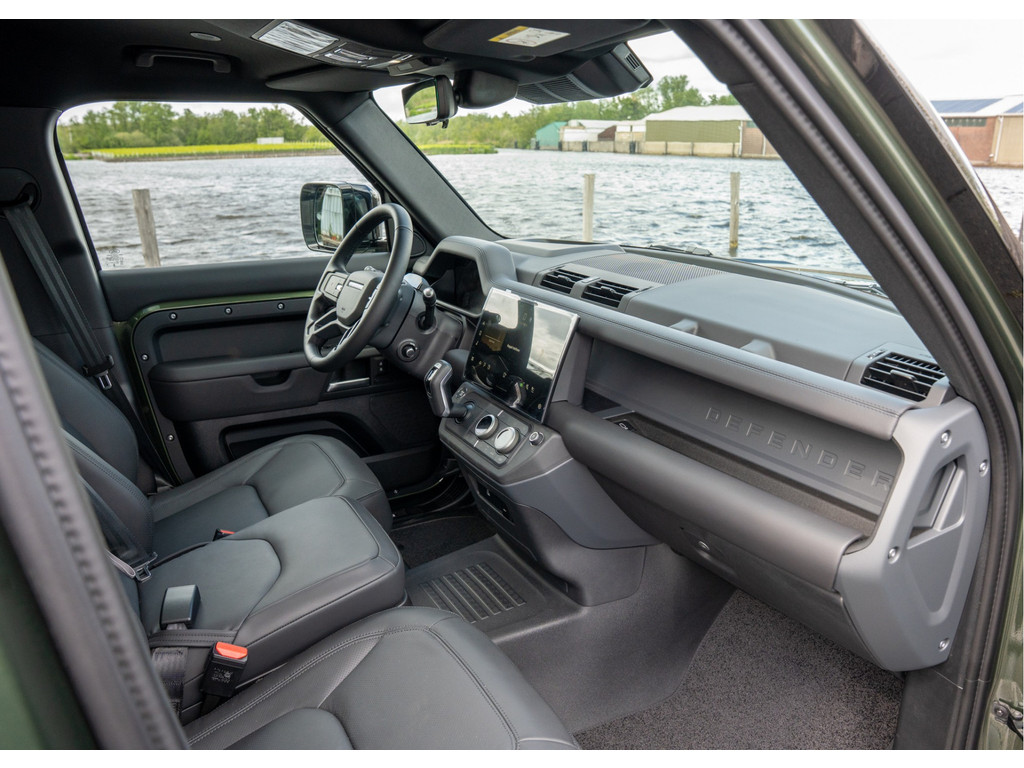 Land Rover Defender 110 P300e 110 X-Dynamic HSE - 12
