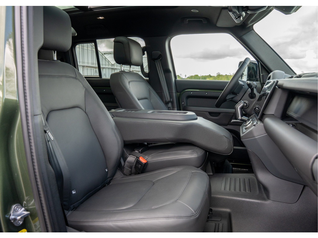 Land Rover Defender 110 P300e 110 X-Dynamic HSE - 13