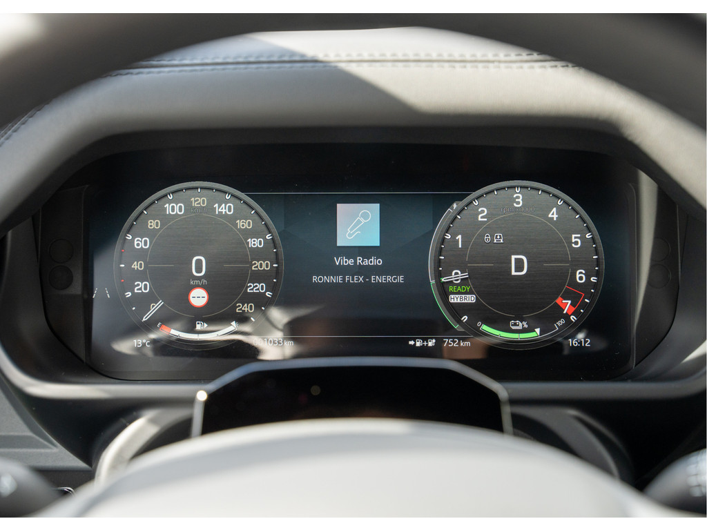 Land Rover Defender 110 P300e 110 X-Dynamic HSE - 17