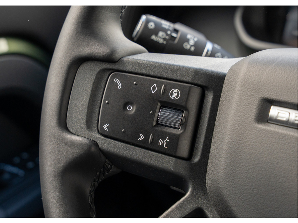 Land Rover Defender 110 P300e 110 X-Dynamic HSE - 18
