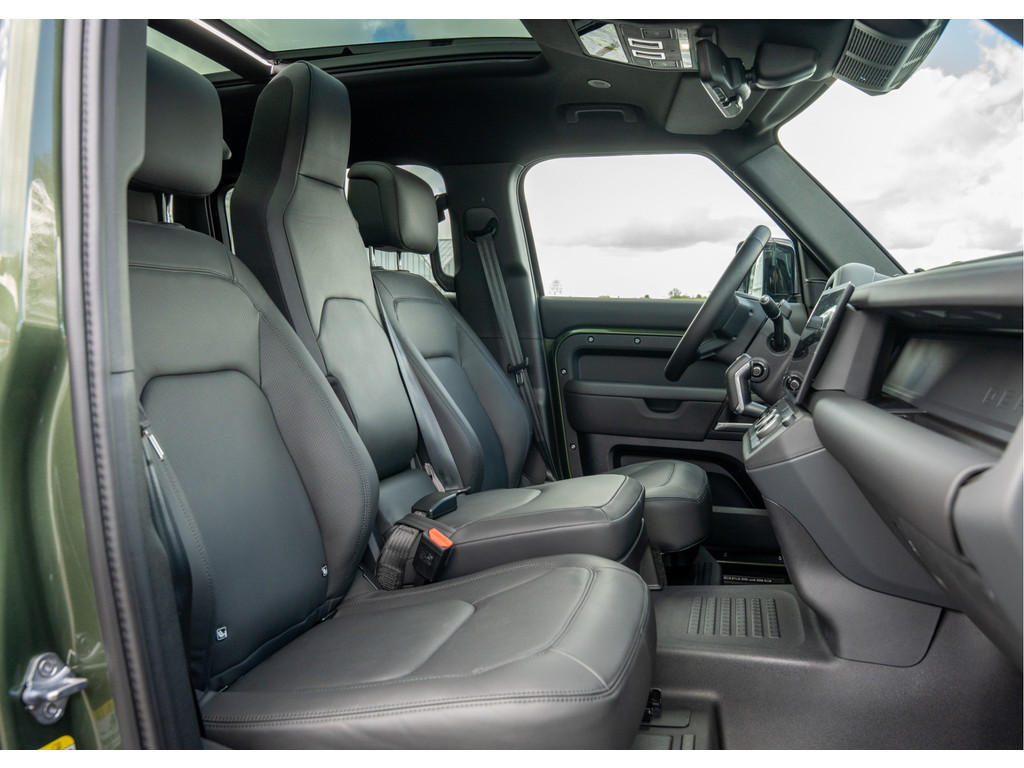Land Rover Defender 110 P300e 110 X-Dynamic HSE - 46