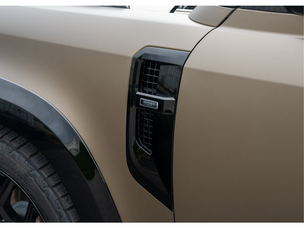 Land Rover Defender 110 P300e 110 X-Dynamic HSE - 18