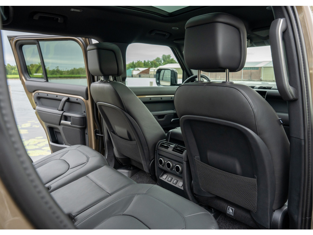 Land Rover Defender 110 P300e 110 X-Dynamic HSE - 27