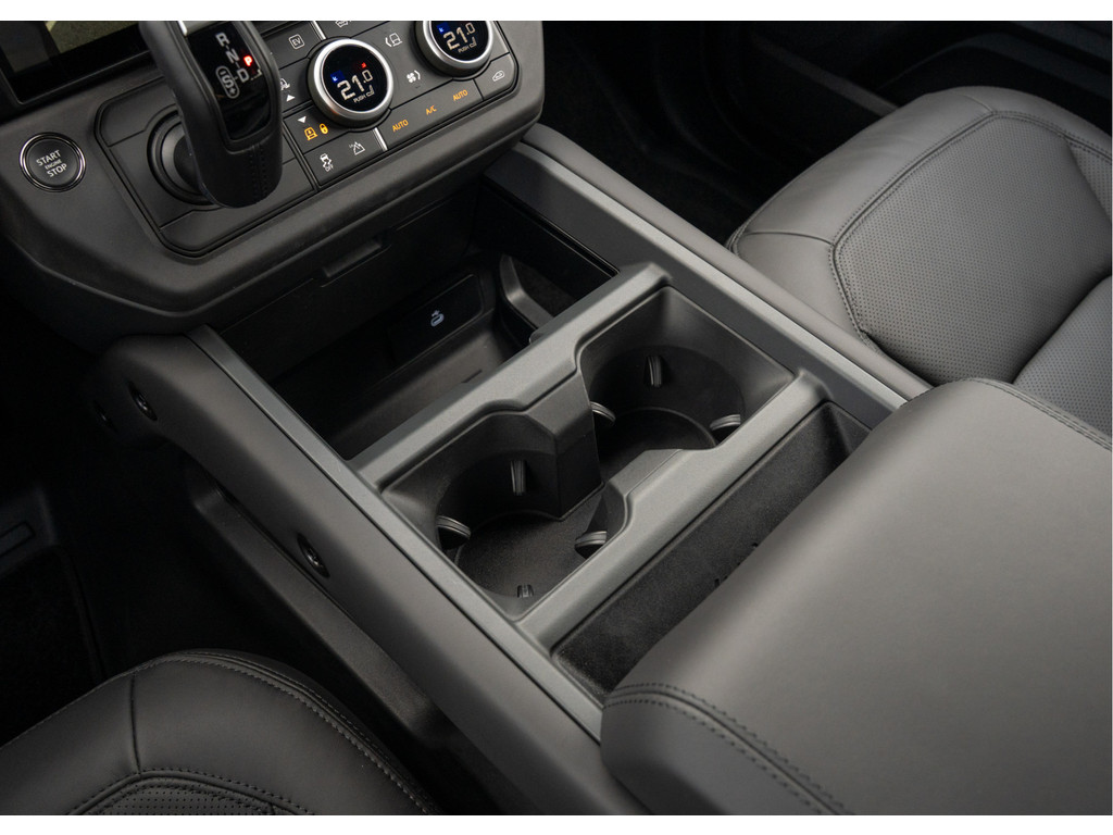 Land Rover Defender 110 P300e 110 X-Dynamic HSE - 33