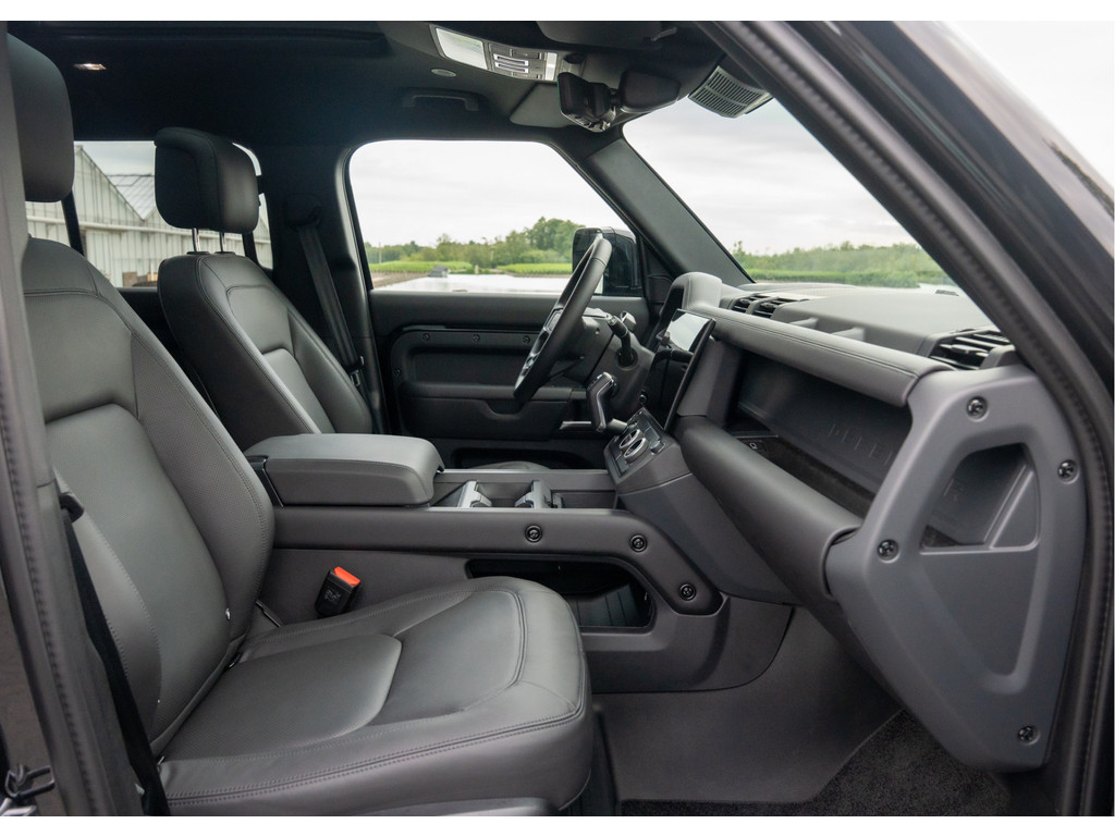 Land Rover Defender 110 P300e 110 X-Dynamic HSE - 24