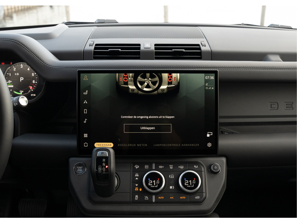 Land Rover Defender 110 P300e 110 X-Dynamic HSE - 48