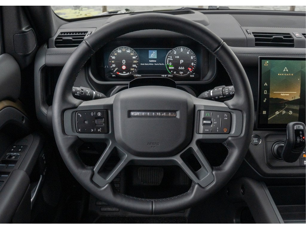Land Rover Defender 110 P300e 110 X-Dynamic HSE - 24