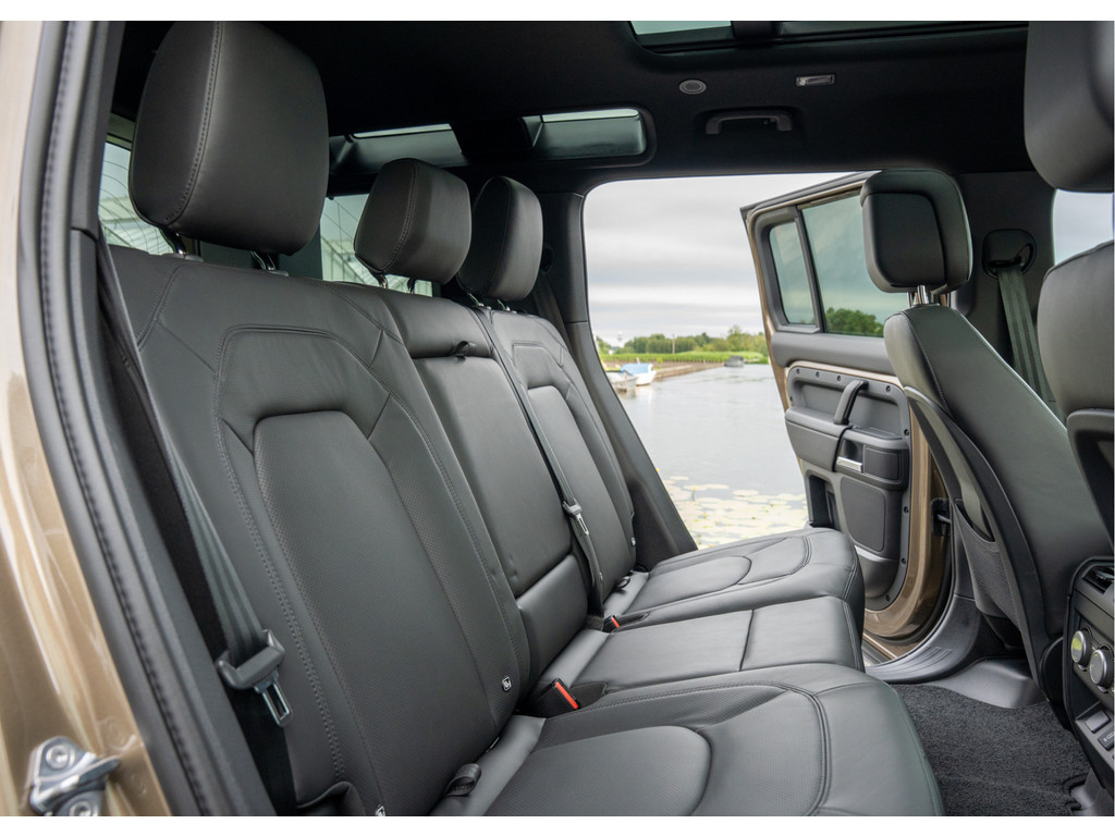 Land Rover Defender 110 P300e 110 X-Dynamic HSE - 26
