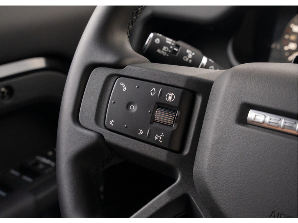 Land Rover Defender 110 P300e 110 X-Dynamic HSE - 29