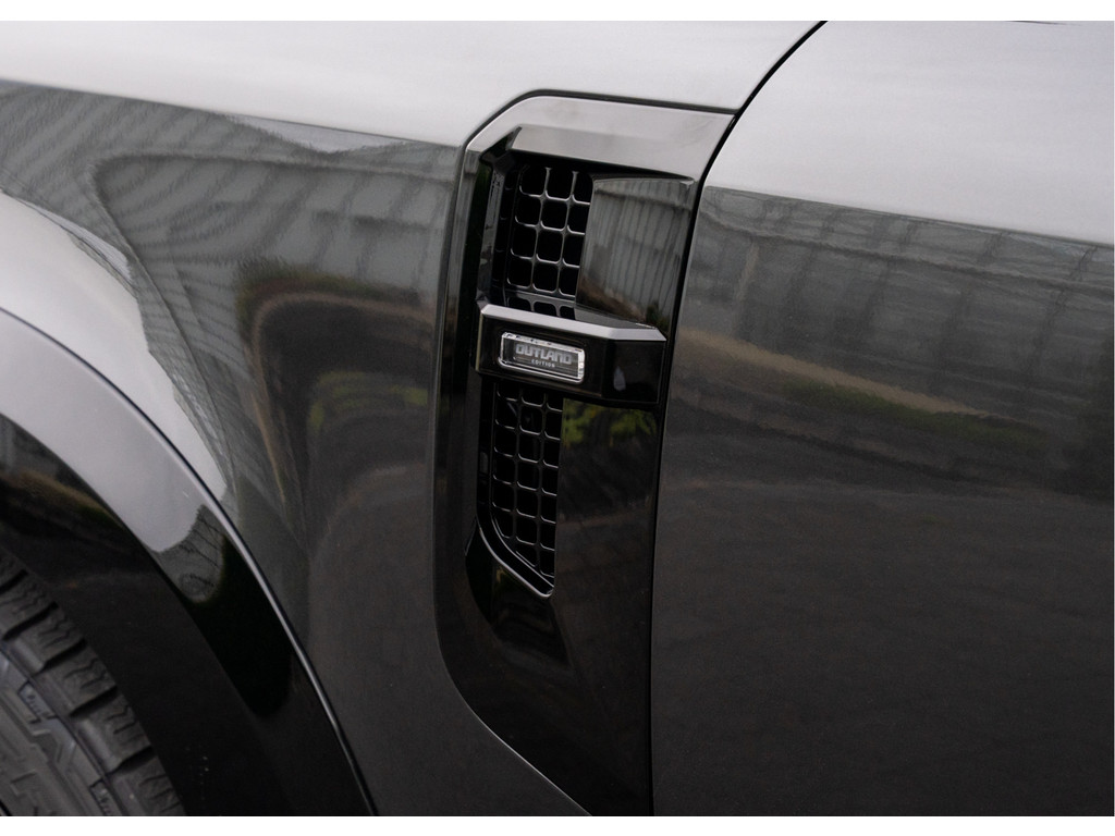 Land Rover Defender 110 P300e 110 X-Dynamic HSE - 16