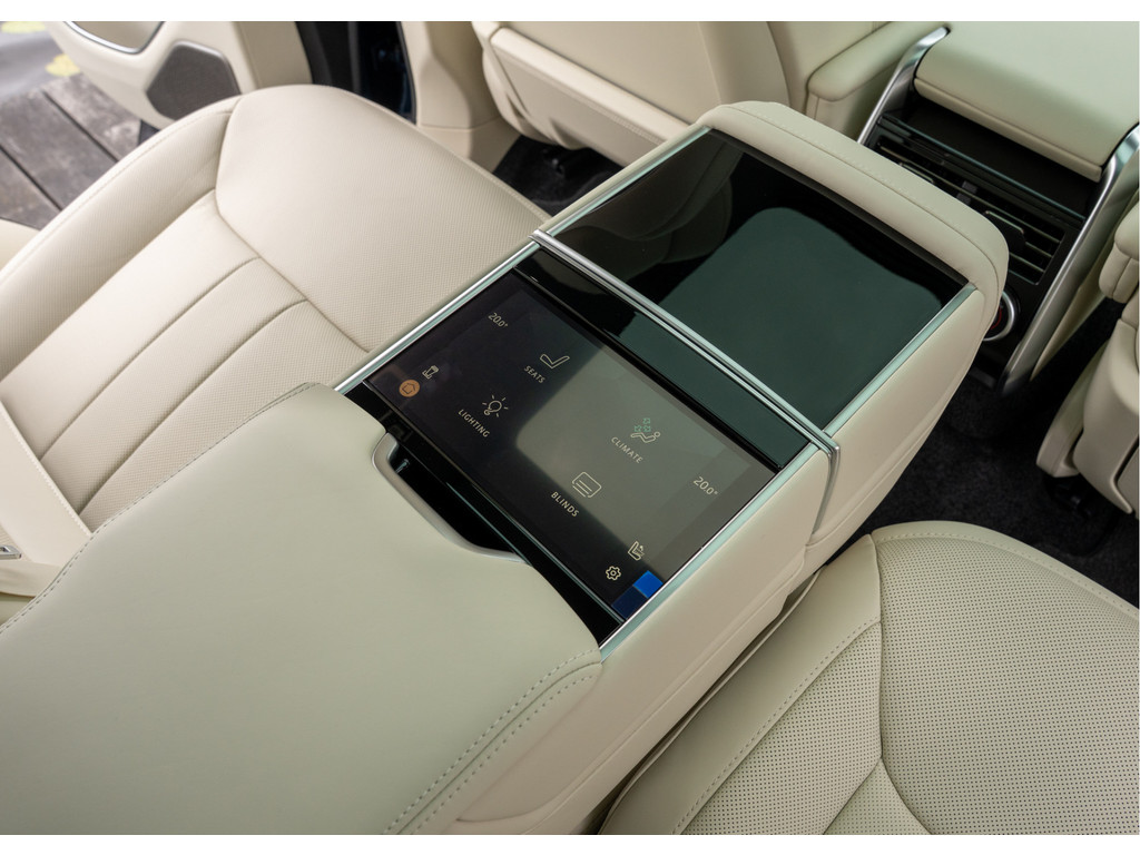 Land Rover Range Rover P550e Autobiography - 22