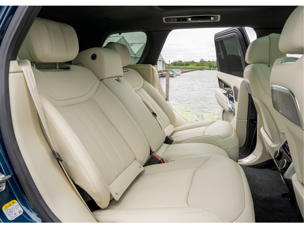 Land Rover Range Rover P550e Autobiography - 23