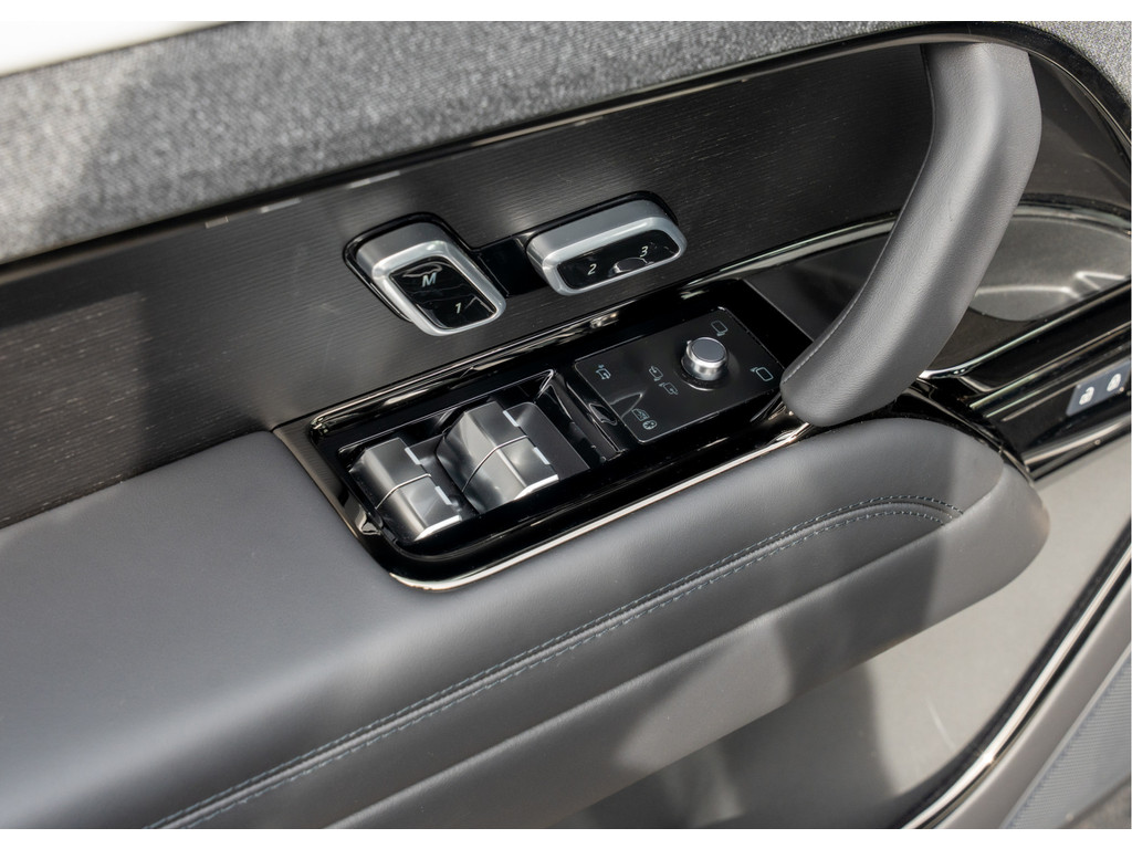 Land Rover Range Rover Sport P550e Autobiography - 16