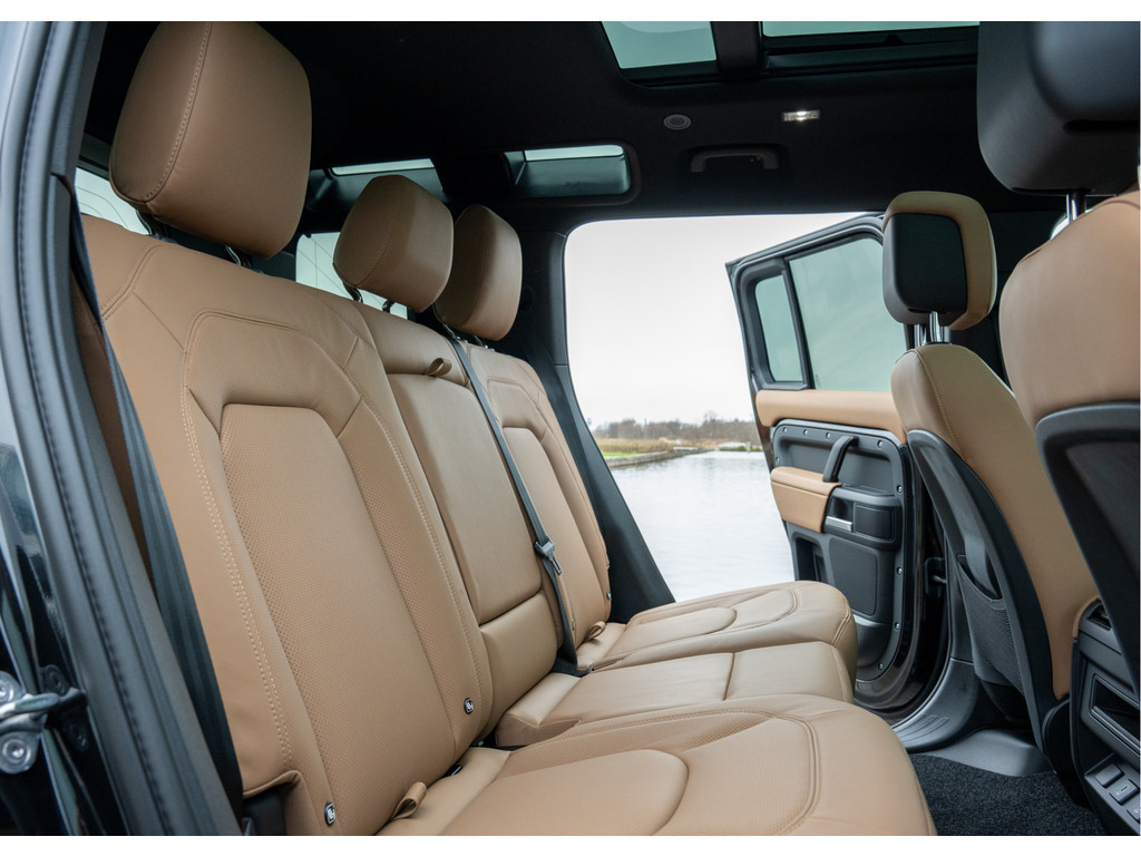 Land Rover Defender 110 P300e 110 X-Dynamic HSE - 17
