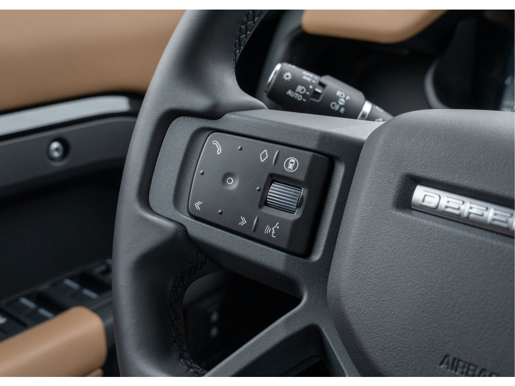 Land Rover Defender 110 P300e 110 X-Dynamic HSE - 25