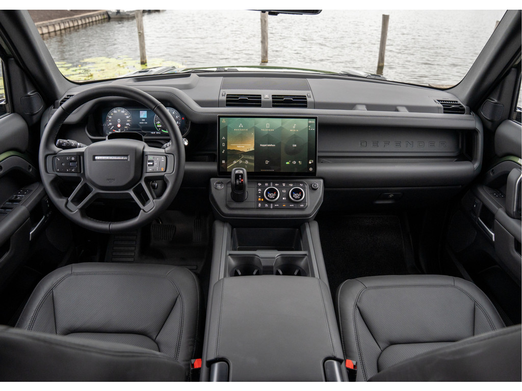 Land Rover Defender 110 P300e 110 X-Dynamic HSE - 18