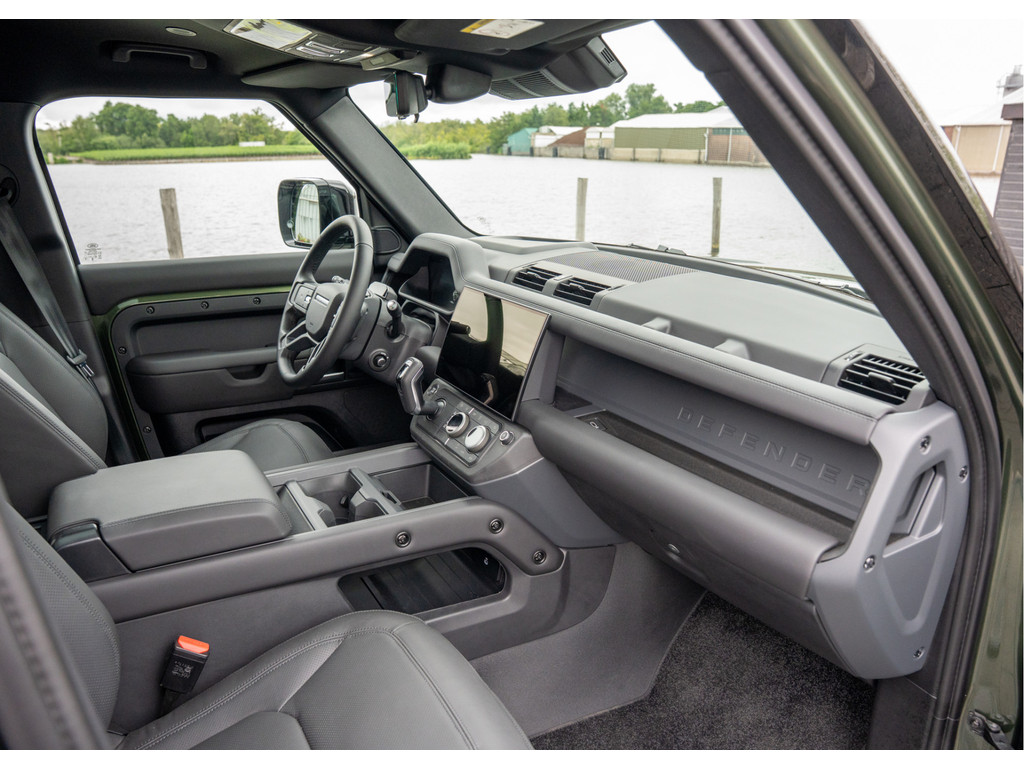 Land Rover Defender 110 P300e 110 X-Dynamic HSE - 21