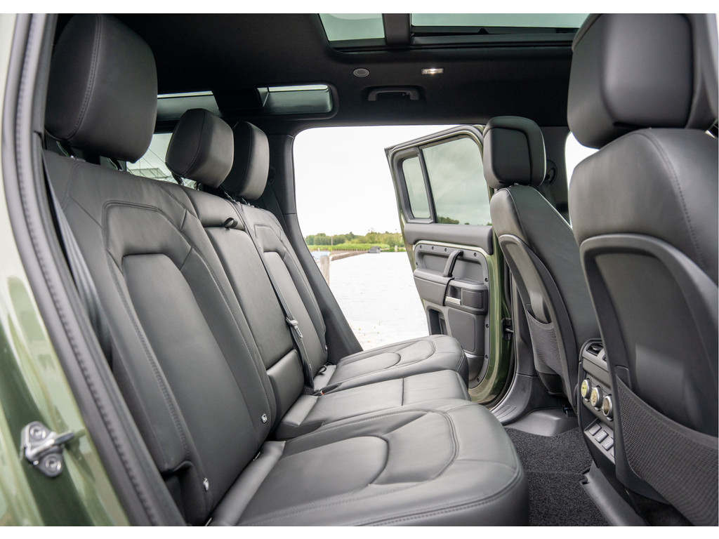 Land Rover Defender 110 P300e 110 X-Dynamic HSE - 25