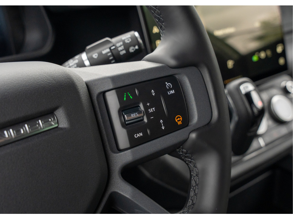 Land Rover Defender 110 P300e 110 X-Dynamic HSE - 29