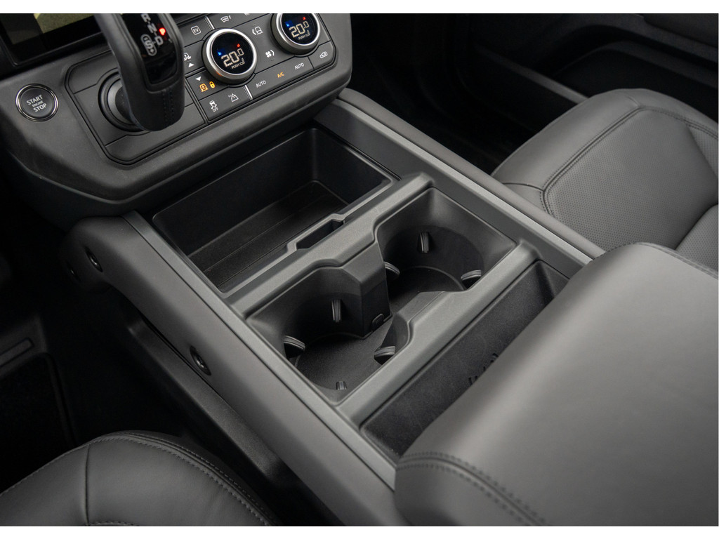 Land Rover Defender 110 P300e 110 X-Dynamic HSE - 30