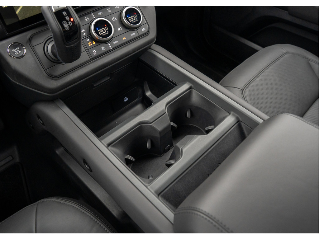 Land Rover Defender 110 P300e 110 X-Dynamic HSE - 31