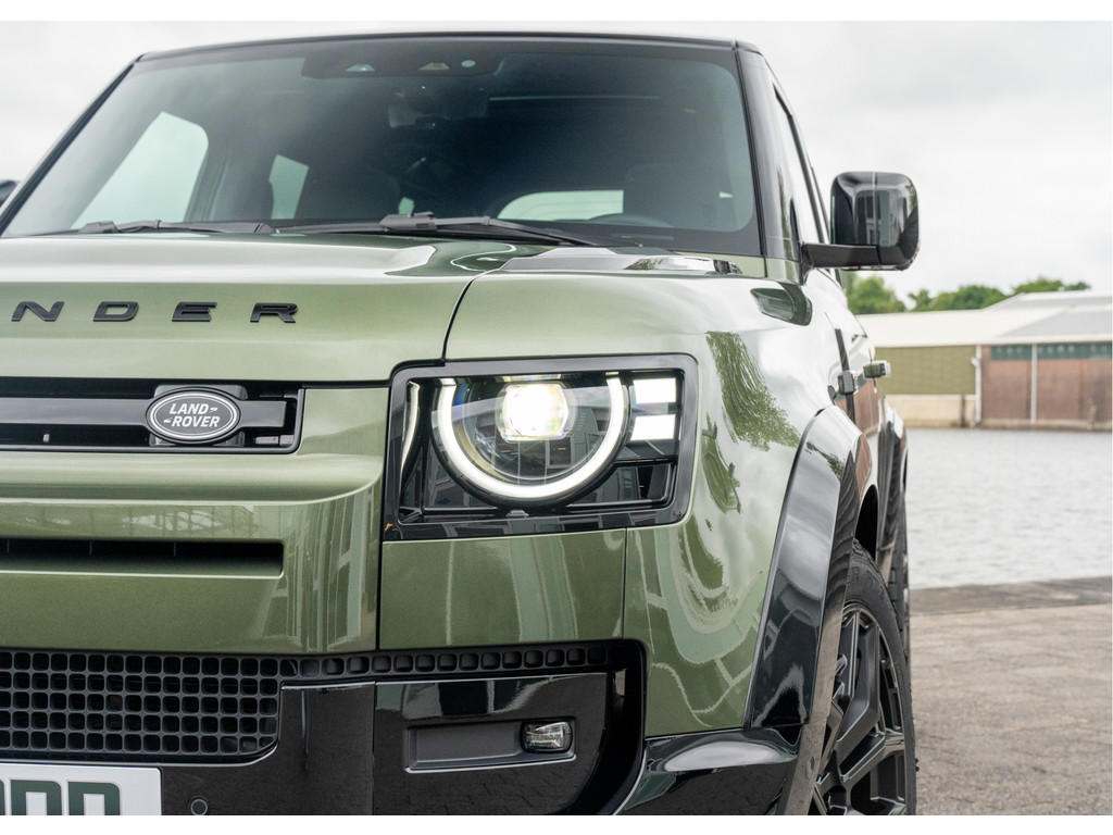 Land Rover Defender 110 P300e 110 X-Dynamic HSE - 46