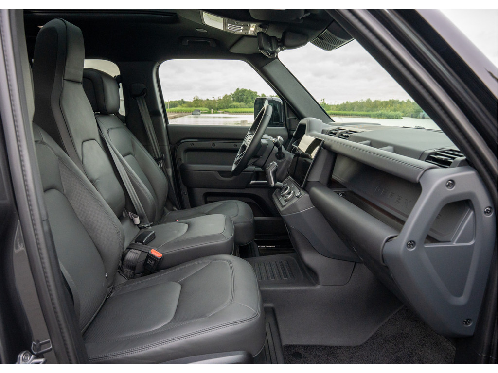 Land Rover Defender 110 P300e 110 X-Dynamic HSE - 18