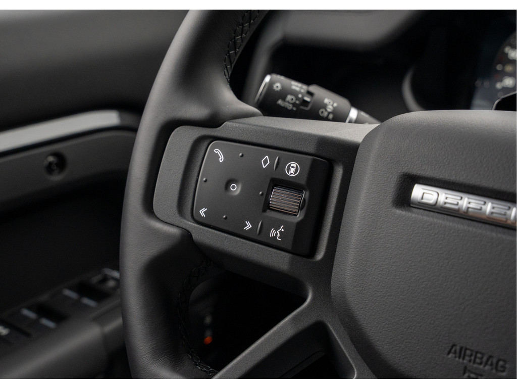 Land Rover Defender 110 P300e 110 X-Dynamic HSE - 23