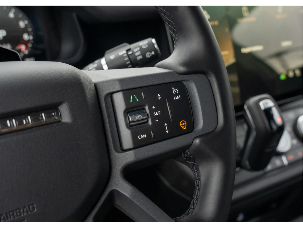 Land Rover Defender 110 P300e 110 X-Dynamic HSE - 24