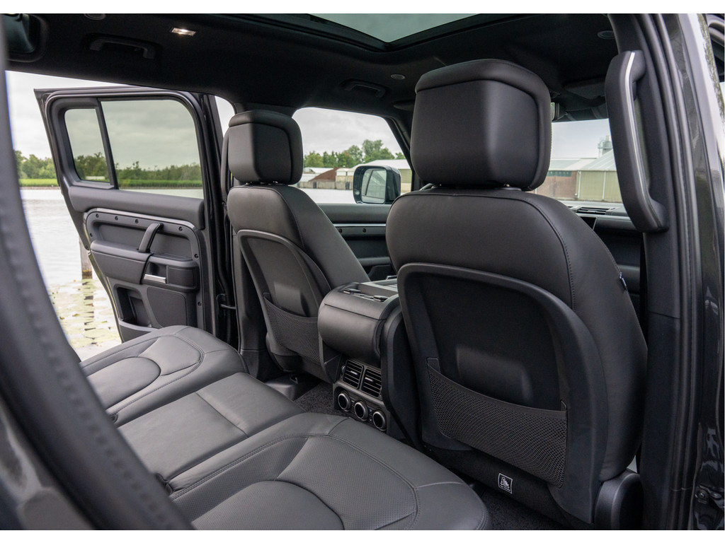 Land Rover Defender 110 P300e 110 X-Dynamic HSE - 25