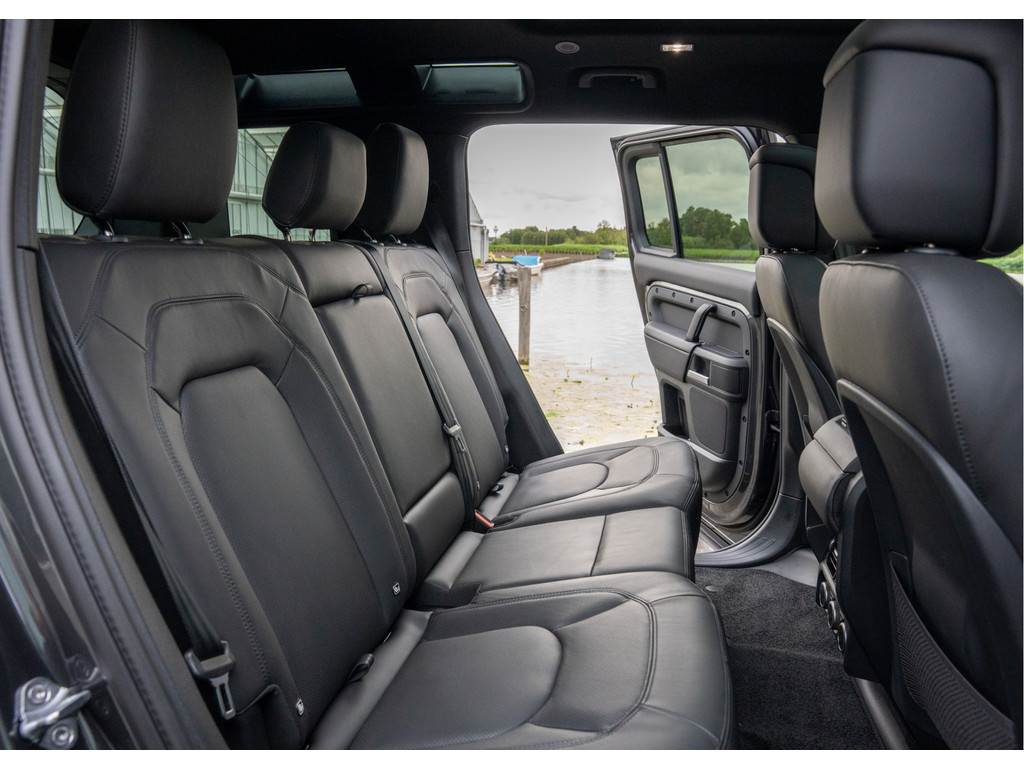 Land Rover Defender 110 P300e 110 X-Dynamic HSE - 26