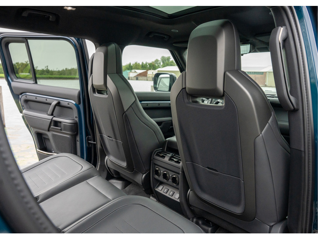 Land Rover Defender 110 P635 Octa - 18