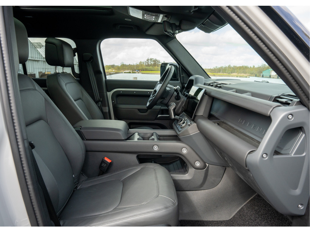 Land Rover Defender 110 P300e 110 X-Dynamic HSE - 17