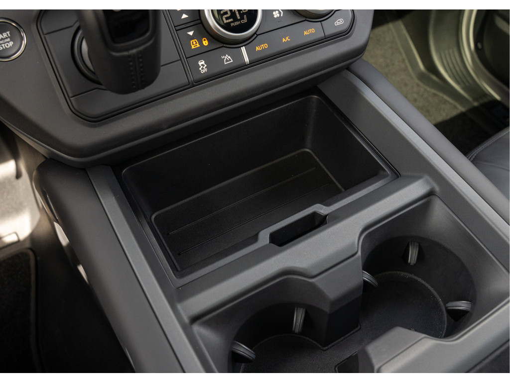 Land Rover Defender 110 P300e 110 X-Dynamic HSE - 28
