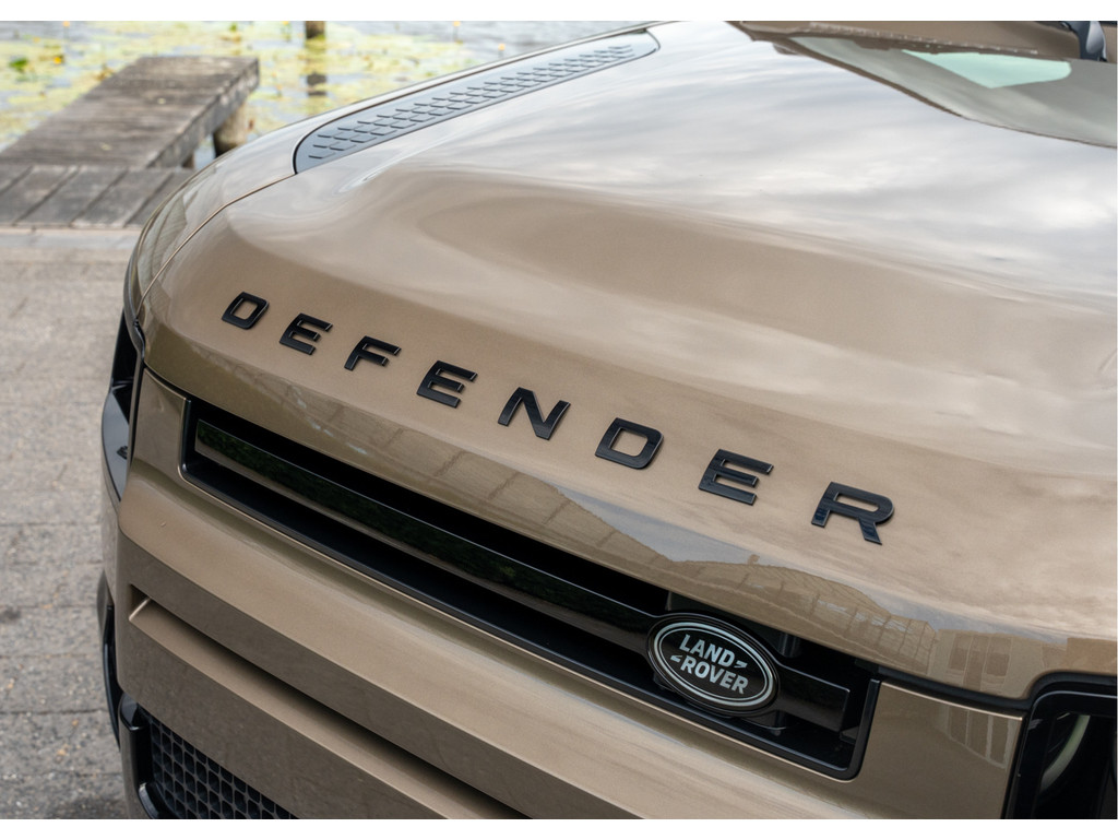 Land Rover Defender 110 P300e 110 X-Dynamic HSE - 40