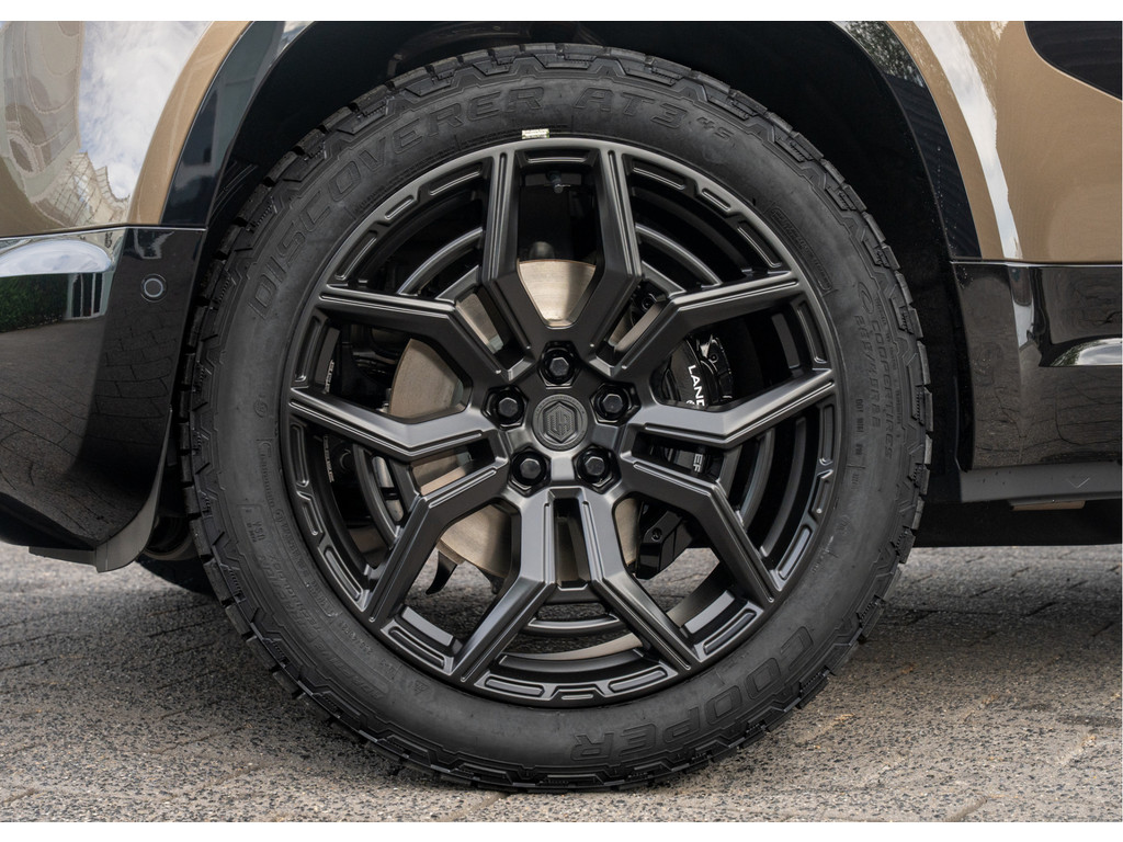 Land Rover Defender 110 P300e 110 X-Dynamic HSE - 8