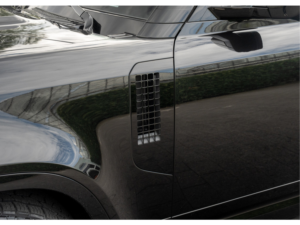 Land Rover Defender 110 P300e 110 X-Dynamic HSE - 45