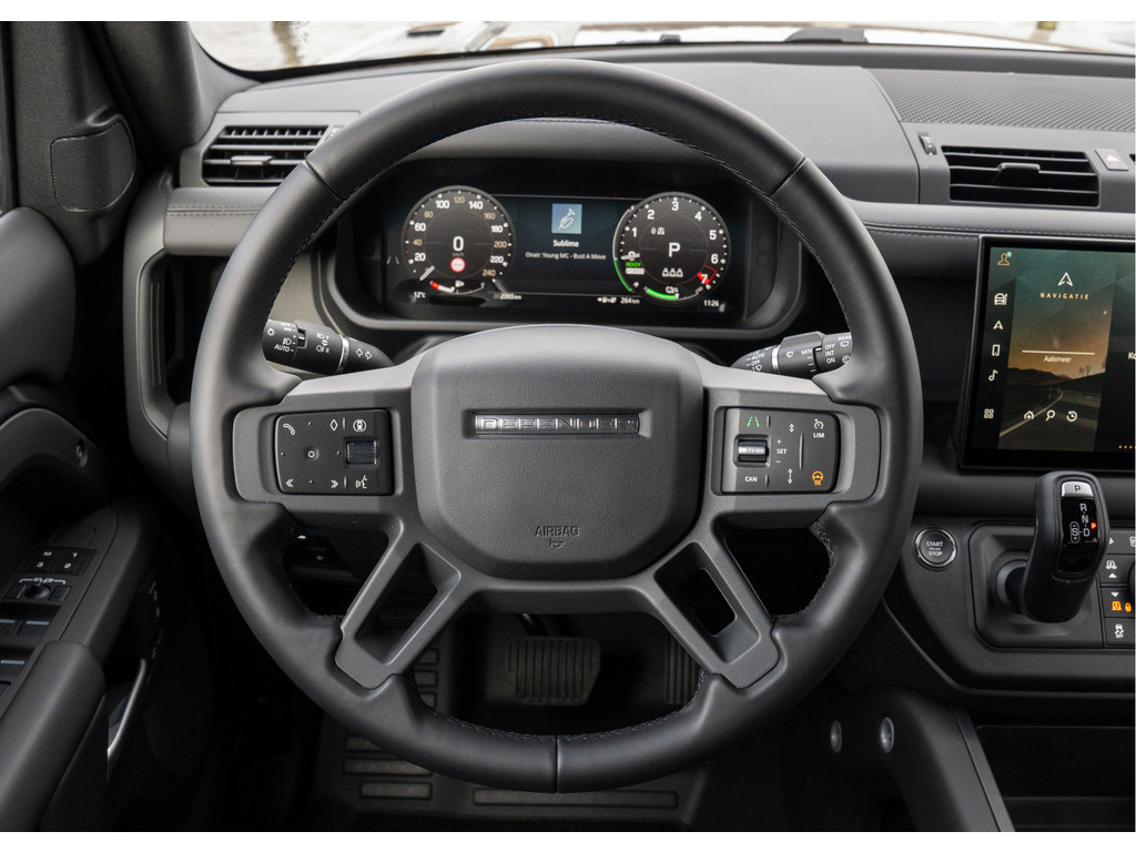 Land Rover Defender 110 P300e 110 X-Dynamic HSE - 25