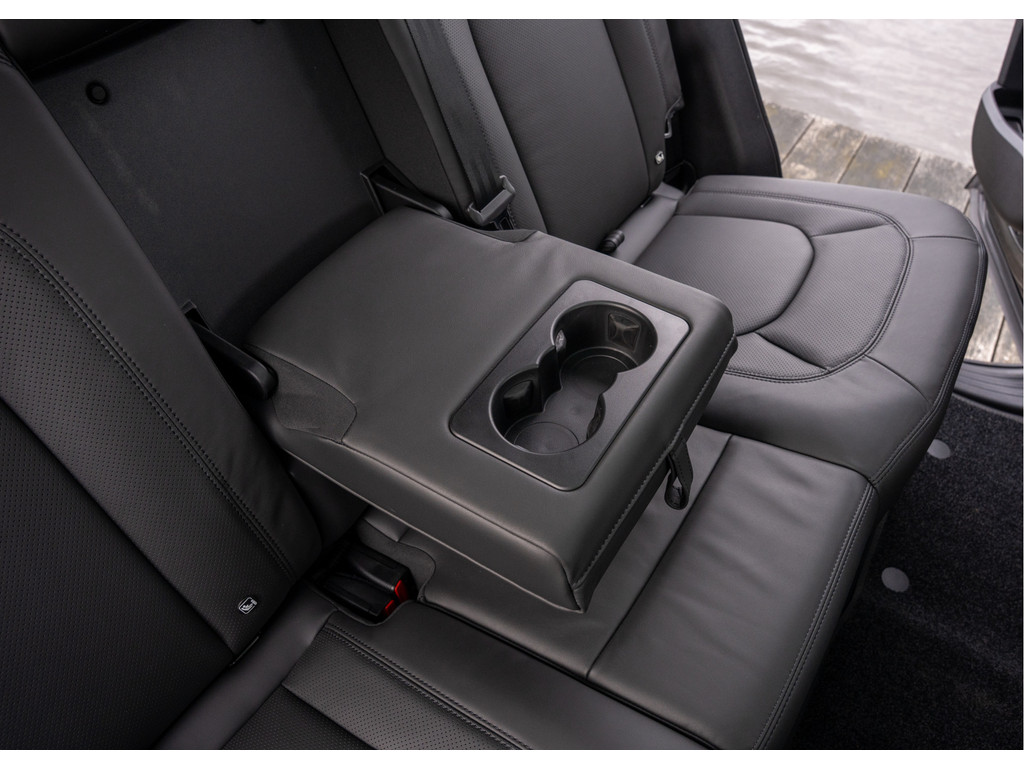 Land Rover Defender 110 P300e 110 X-Dynamic HSE - 23