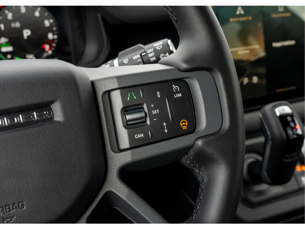 Land Rover Defender 110 P300e 110 X-Dynamic HSE - 24