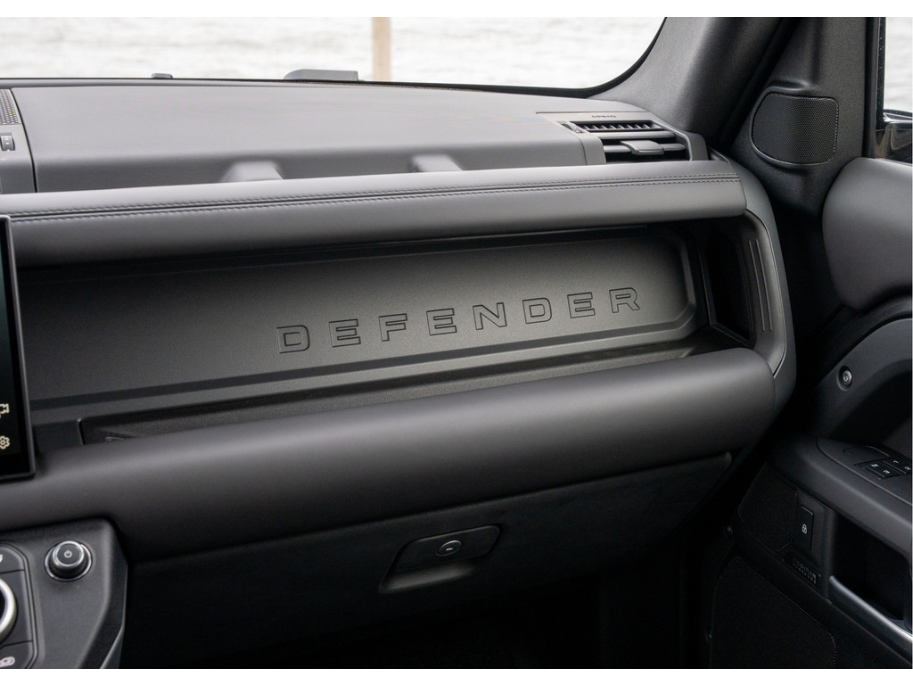 Land Rover Defender 110 P300e 110 X-Dynamic HSE - 30