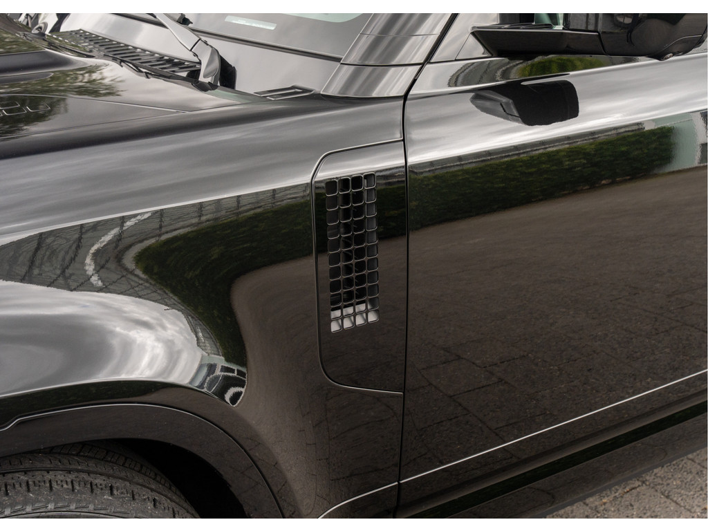 Land Rover Defender 110 P300e 110 X-Dynamic HSE - 16