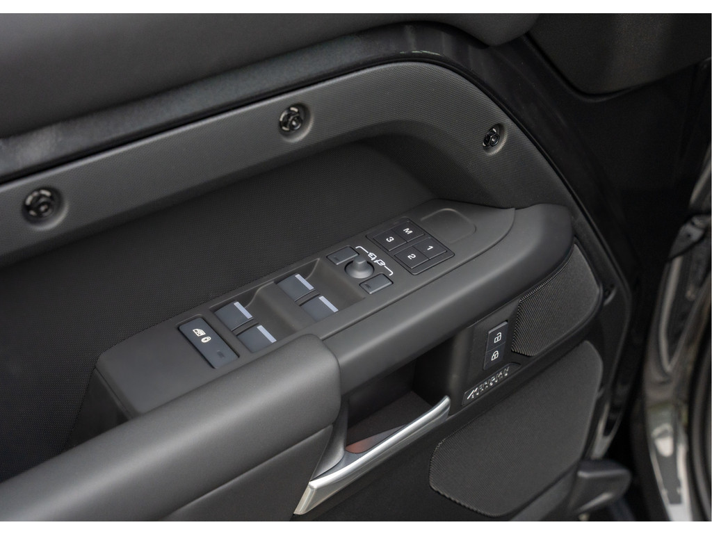 Land Rover Defender 110 P300e 110 X-Dynamic HSE - 27