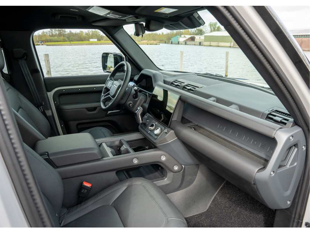 Land Rover Defender 110 P300e 110 X-Dynamic HSE - 19