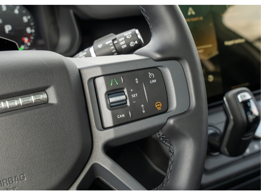 Land Rover Defender 110 P300e 110 X-Dynamic HSE - 28