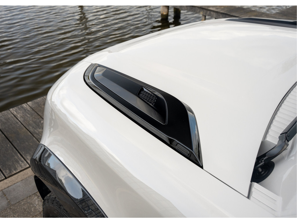 Land Rover Defender 110 P300e 110 X-Dynamic HSE - 3