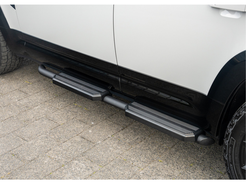 Land Rover Defender 110 P300e 110 X-Dynamic HSE - 48